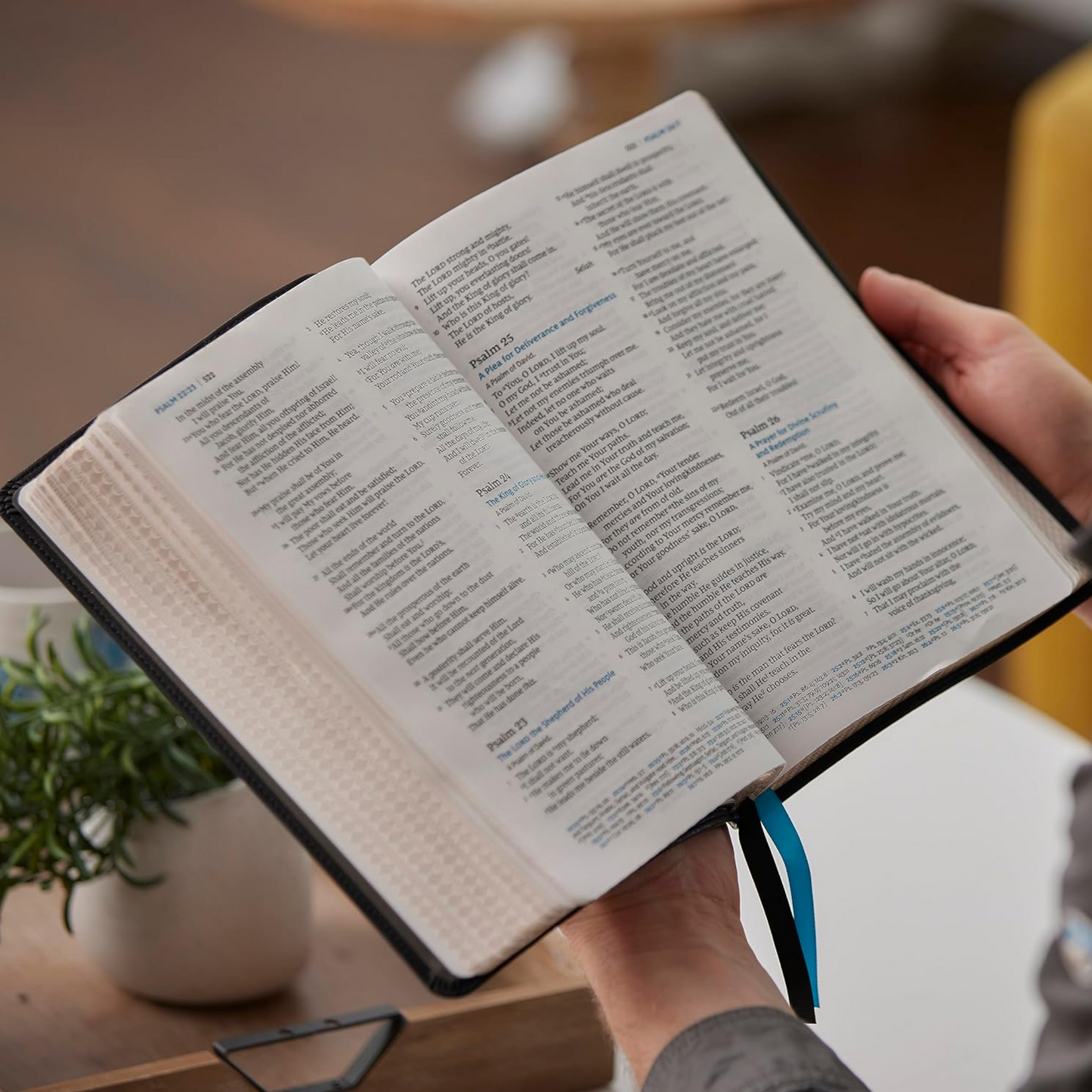 NKJV, Large Print Thinline Reference (Blue Letter) Maclaren Series, Genuine Leather