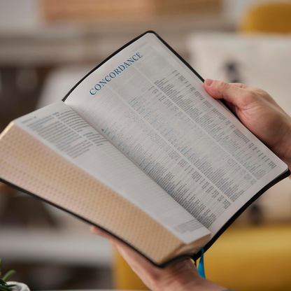 NKJV, Large Print Thinline Reference (Blue Letter) Maclaren Series, Genuine Leather