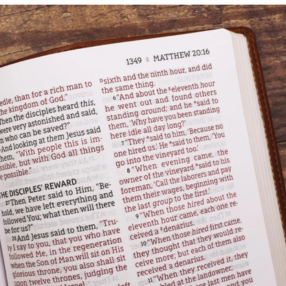 NASB, Personal Size Bible, Large Print (1995 Text), Brown Leathersoft