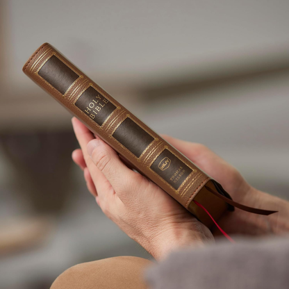 NKJV Compact Center-Column Reference Bible, Leathersoft