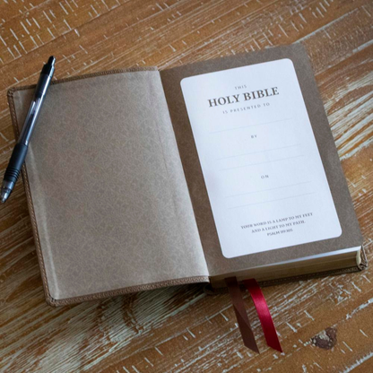 NKJV Compact Center-Column Reference Bible, Leathersoft