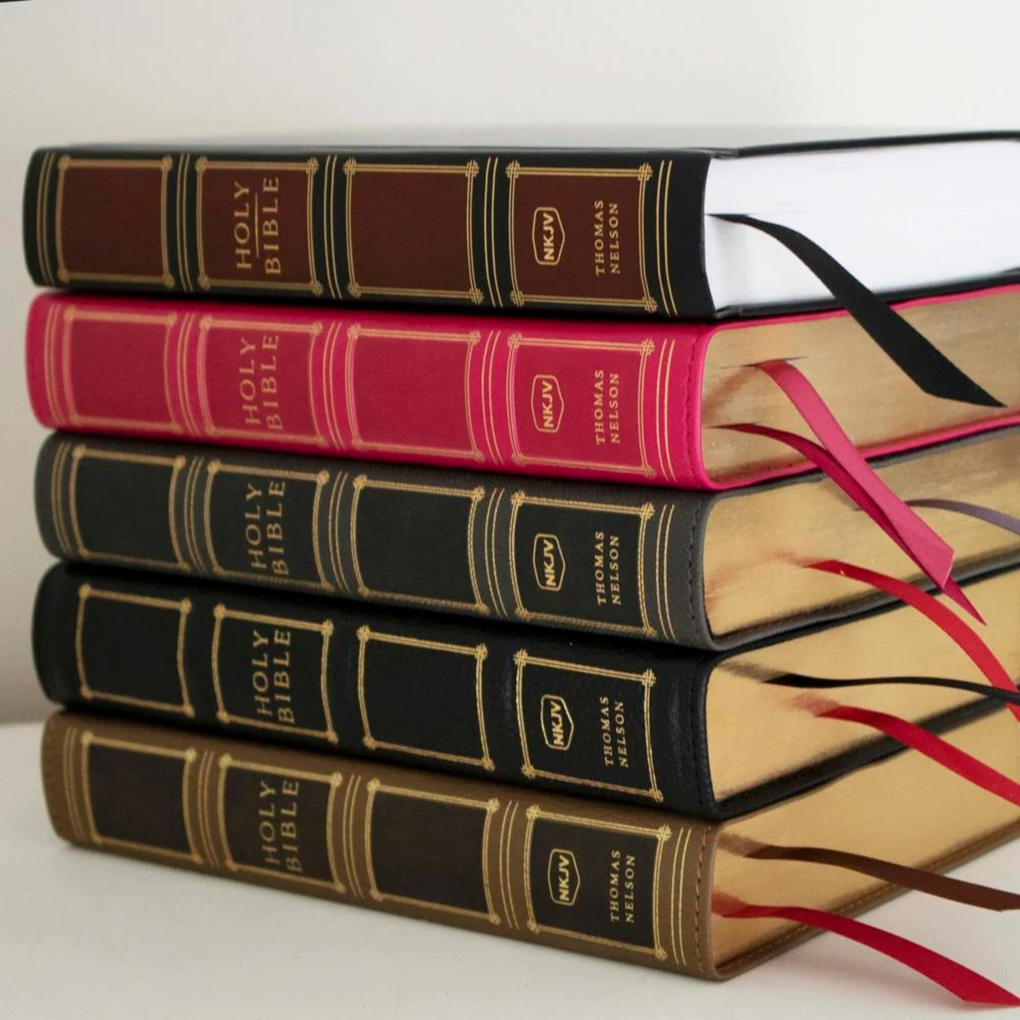 NKJV Compact Center-Column Reference Bible, Leathersoft
