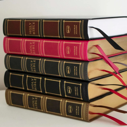 NKJV Compact Center-Column Reference Bible, Leathersoft