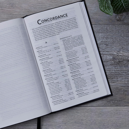 NKJV Single-Column Reference Bible, Verse-by-verse
