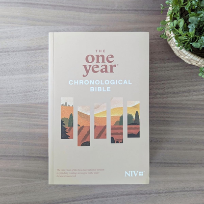 NIV, The One Year Chronological Bible (Softcover)