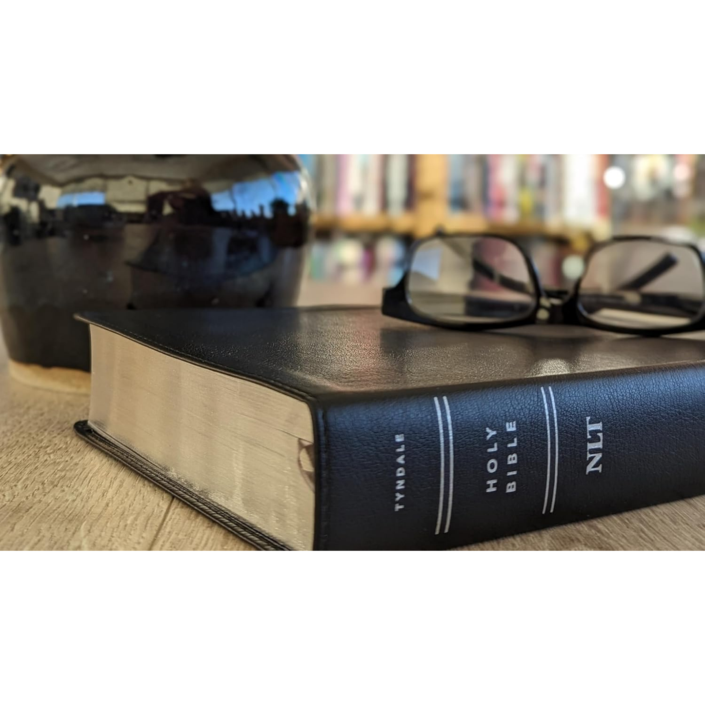 NLT Giant Print Bible (Filament Enabled), Leatherlike