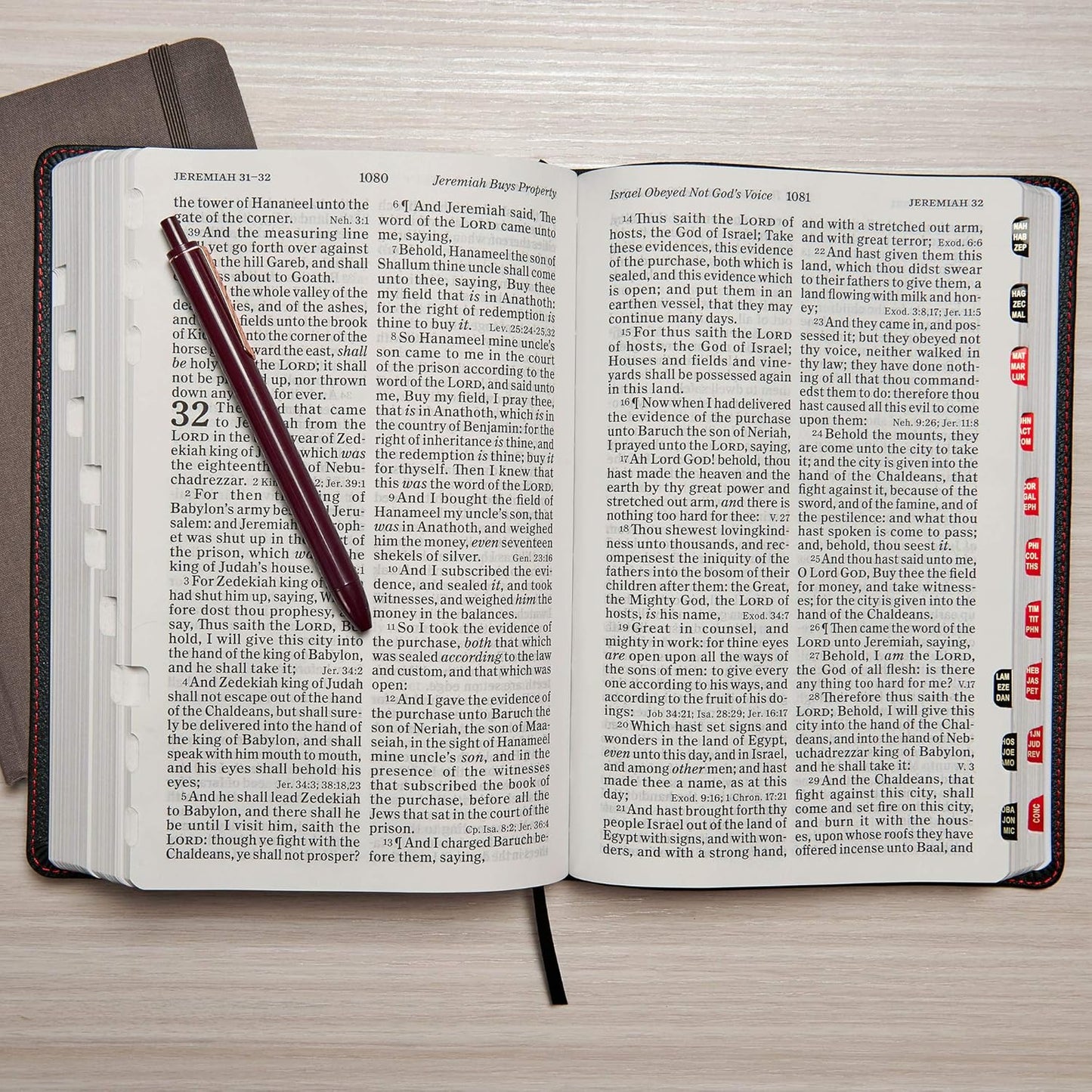 KJV Giant Print Reference Bible, LeatherTouch (Indexed)