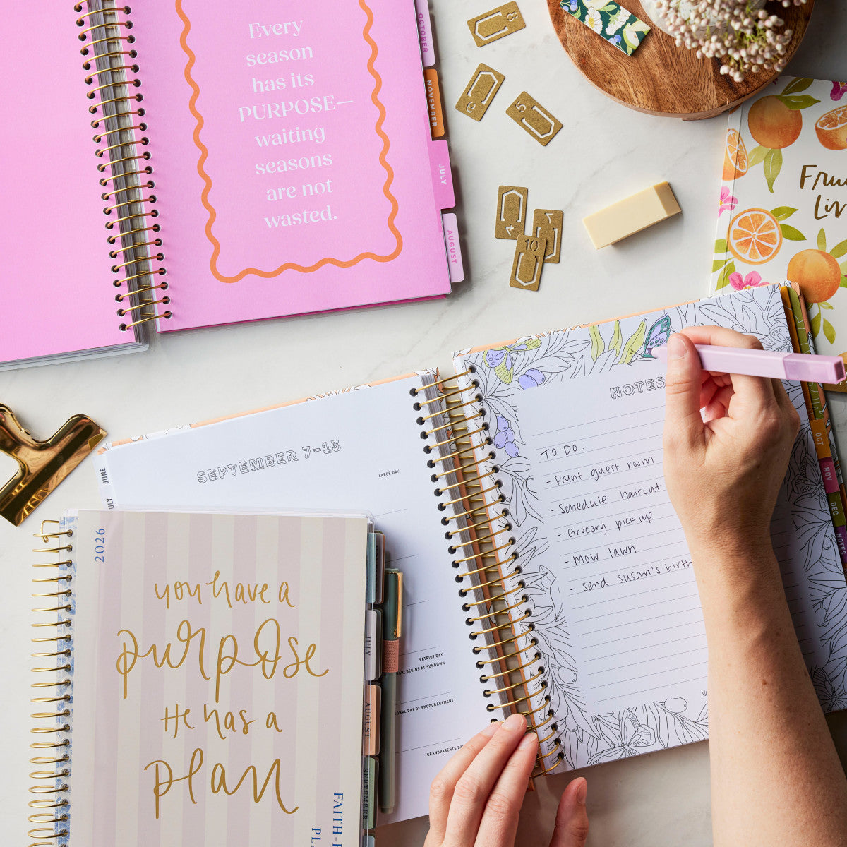 2025-2026 Premium Devotional Planner (18-Month) - He Refreshes My Soul (U3363)