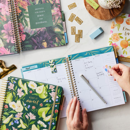 2025-2026 Agenda Planner (18-Month) - Never Stop Blooming (U3367)